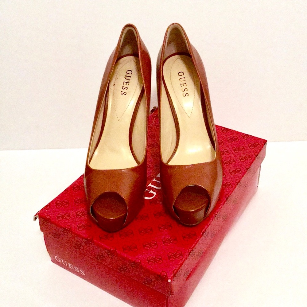 Guess | Chocolate Brown platform Pump size 11